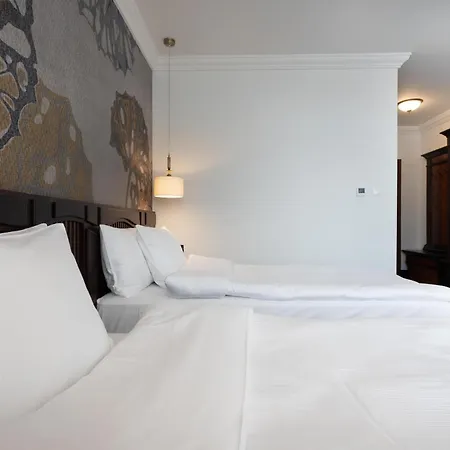 Brovaria Boutique Stary Rynek - Old Town Square מלון 3*